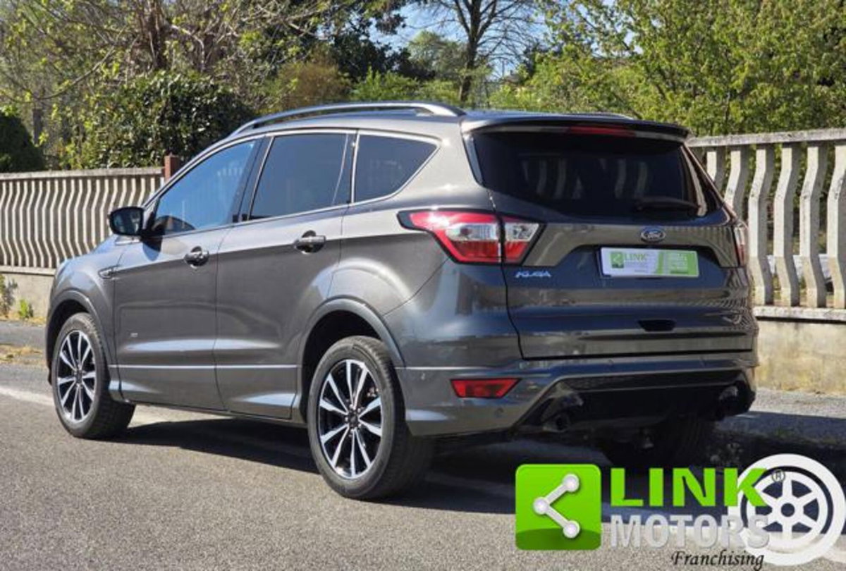 Ford Kuga 2.0 TDCI 150 CV S&S 4WD Powershift ST-Line (3)