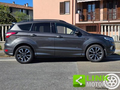 Ford Kuga 2.0 TDCI 150 CV S&S 4WD Powershift ST-Line (9)