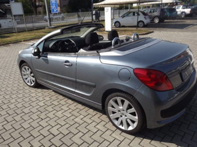 Peugeot 207 Cabrio VTi 120CV CC aut. Féline (3)