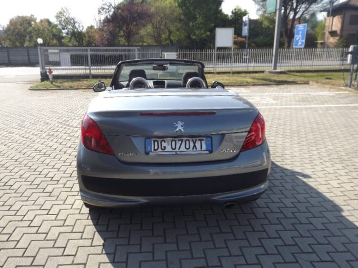 Peugeot 207 Cabrio VTi 120CV CC aut. Féline (4)
