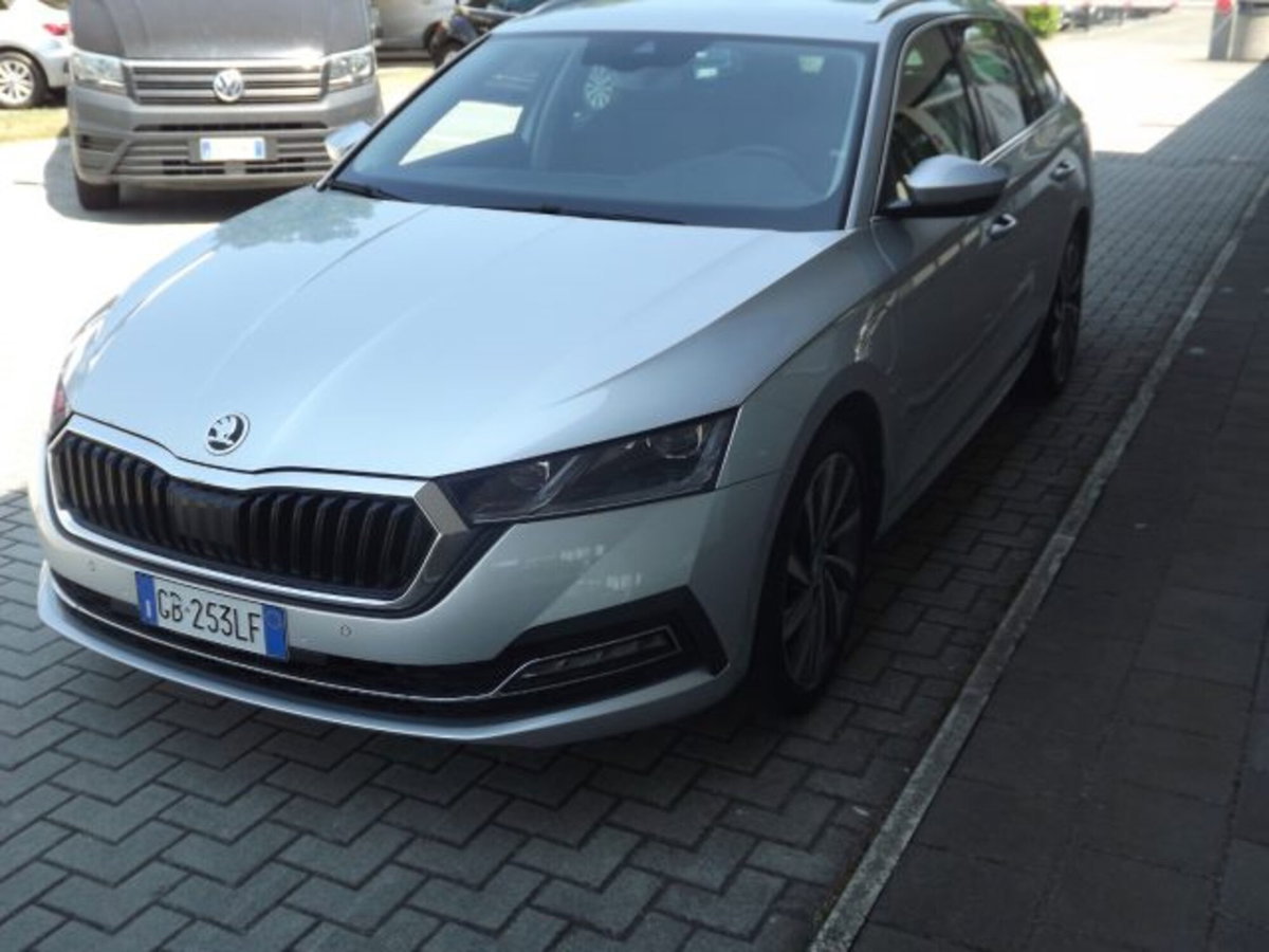 Skoda Octavia Station Wagon iV 1.4 TSI Plug-In Hybrid DSG Wagon Style (2)