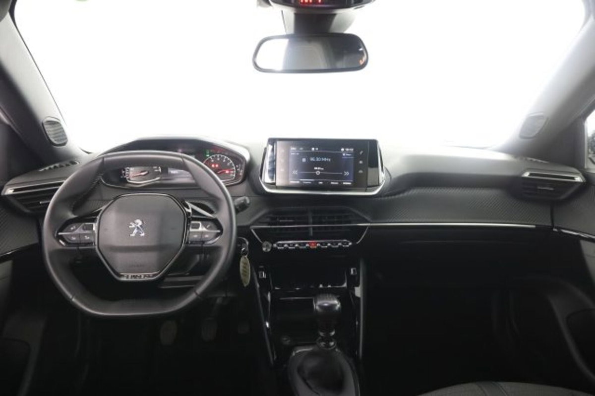 Peugeot 2008 PureTech 100 S&S Allure (4)