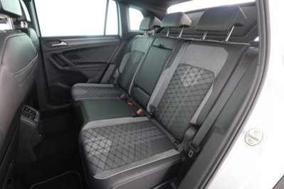 Volkswagen Tiguan 2.0 TDI 150 CV SCR DSG 4MOTION R-Line (3)