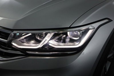 Volkswagen Tiguan 2.0 TDI 150 CV SCR DSG 4MOTION R-Line (9)
