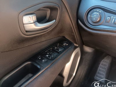 Jeep Renegade 1.3 T4 DDCT Longitude (16)