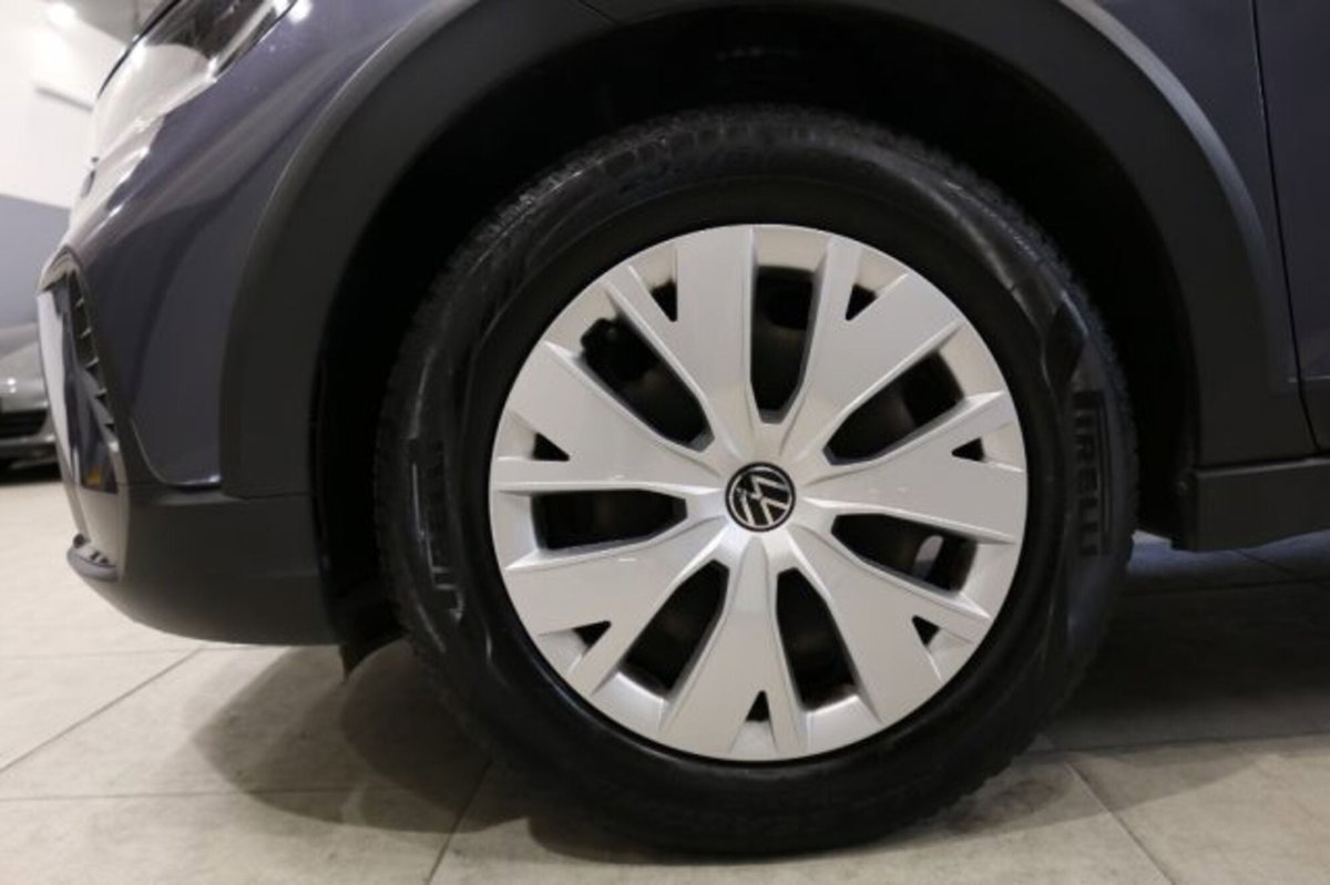 Volkswagen Taigo 1.0 tsi Life 95cv (8)