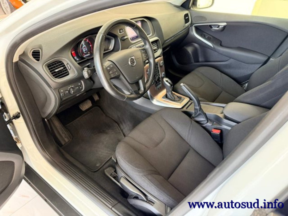 Volvo V40 Cross Country D2 Geartronic (11)