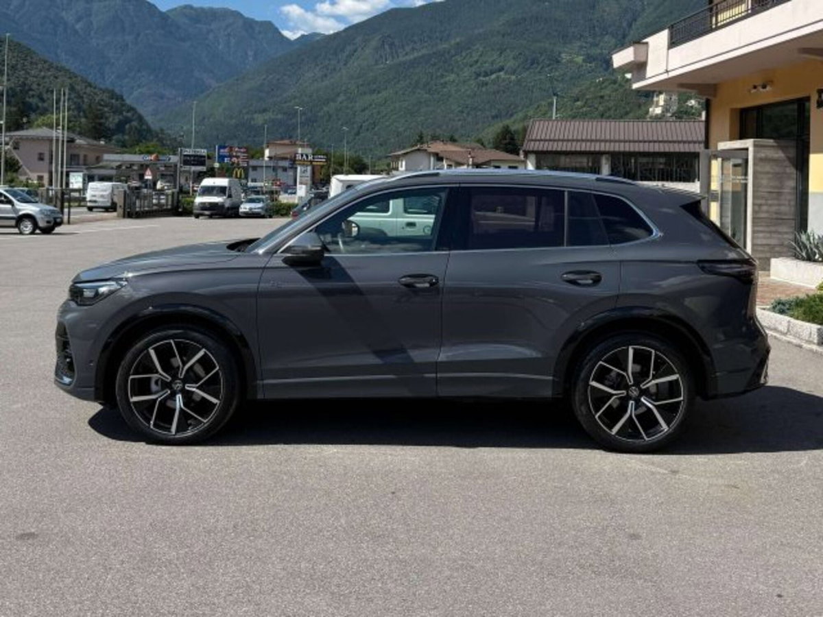 Volkswagen Tiguan 1.5 etsi R-Line 150cv dsg (3)