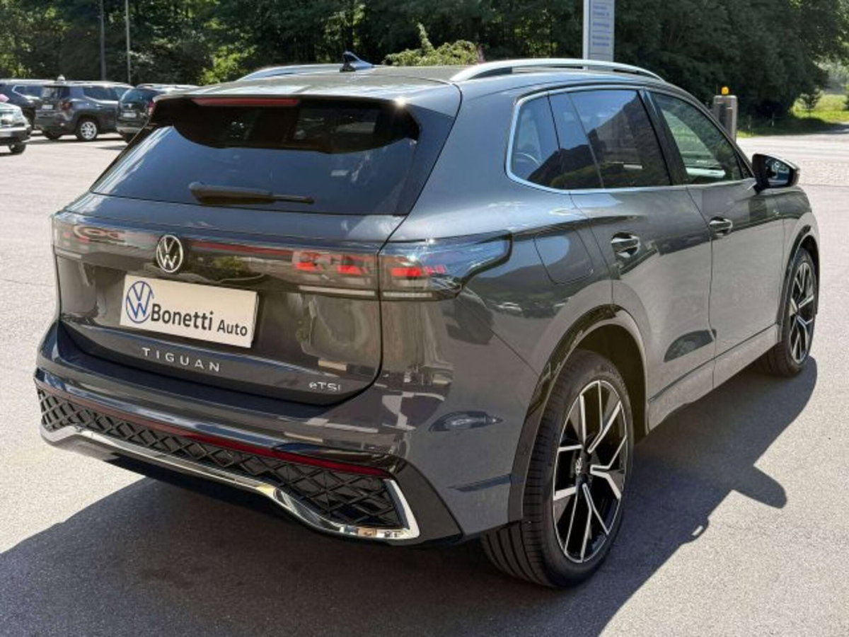 Volkswagen Tiguan 1.5 etsi R-Line 150cv dsg (6)