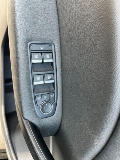 Renault Captur TCe 100 CV GPL FAP Intens (11)