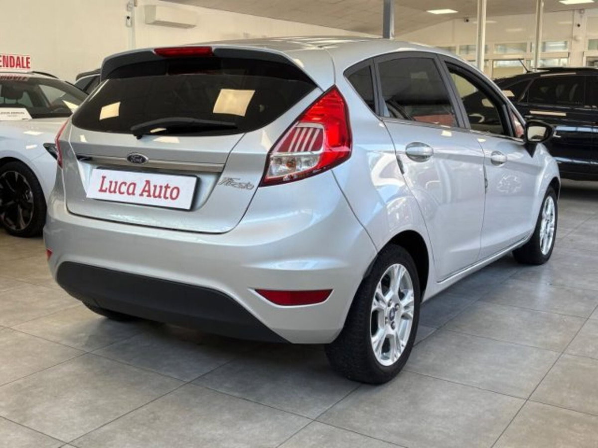 Ford Fiesta 1.2 60CV 5 porte Titanium (4)