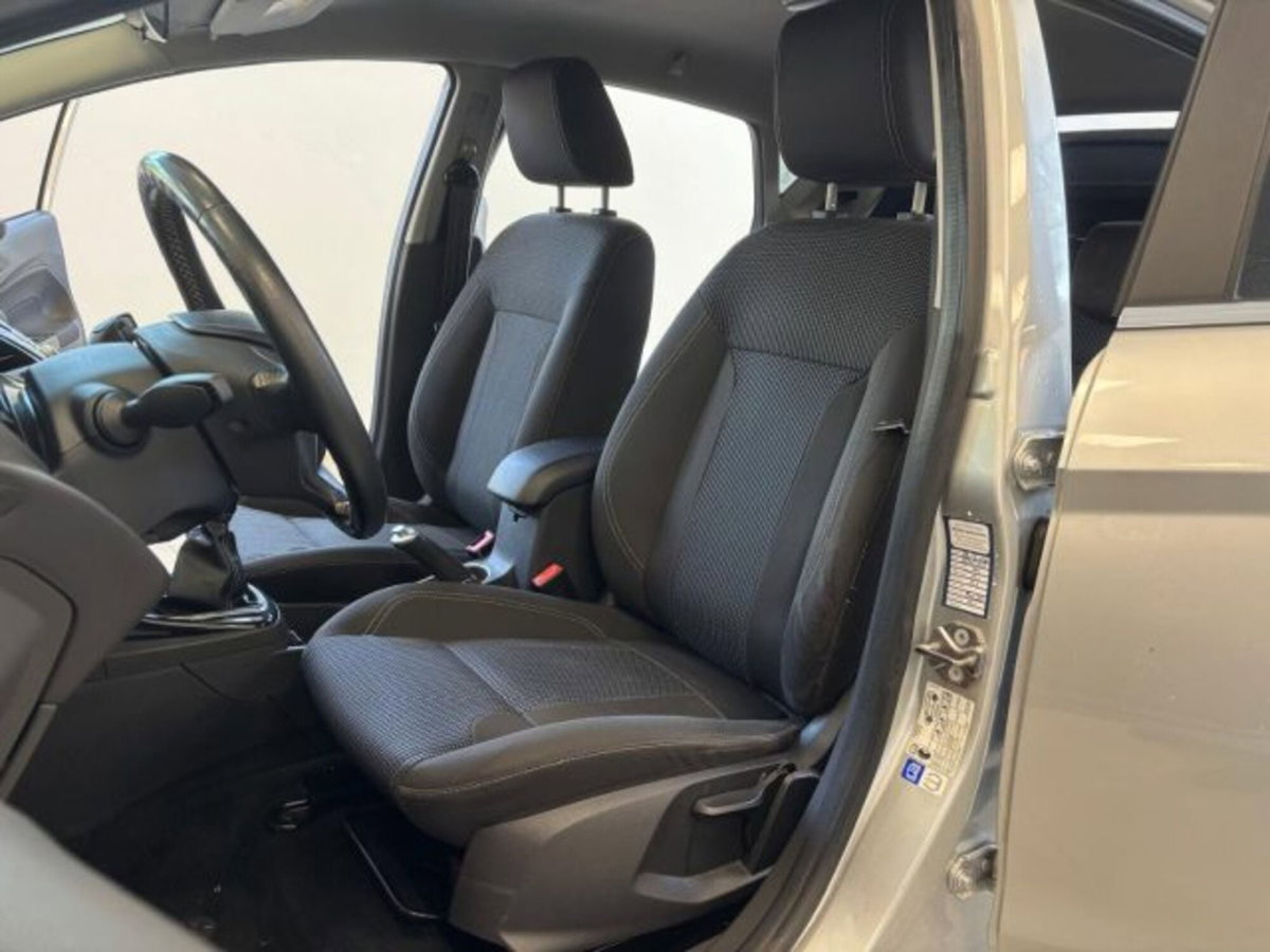 Ford Fiesta 1.2 60CV 5 porte Titanium (8)