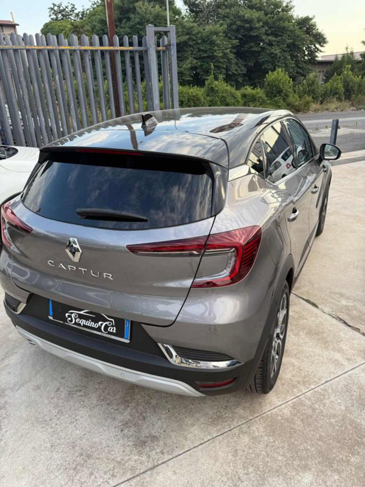 Renault Captur Blue dCi 115 CV EDC Initiale Paris (7)