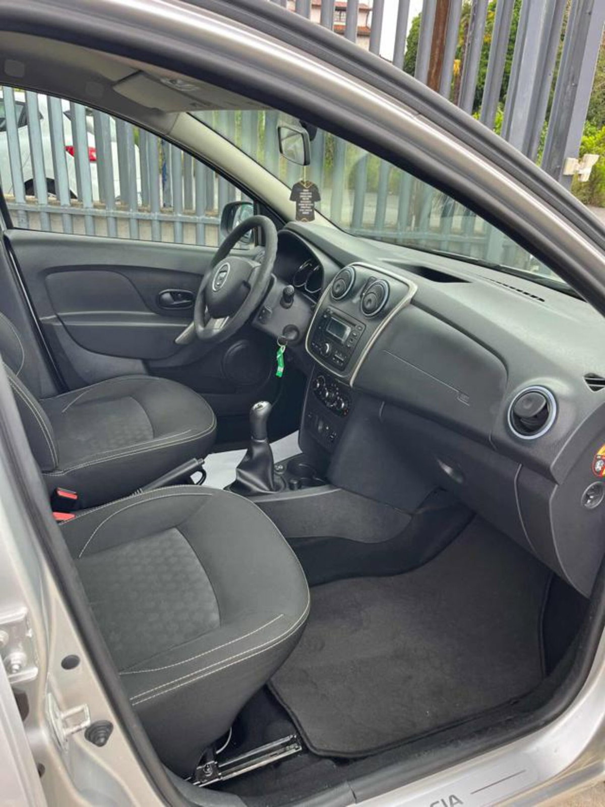 Dacia Sandero 1.2 GPL 75CV Ambiance (12)