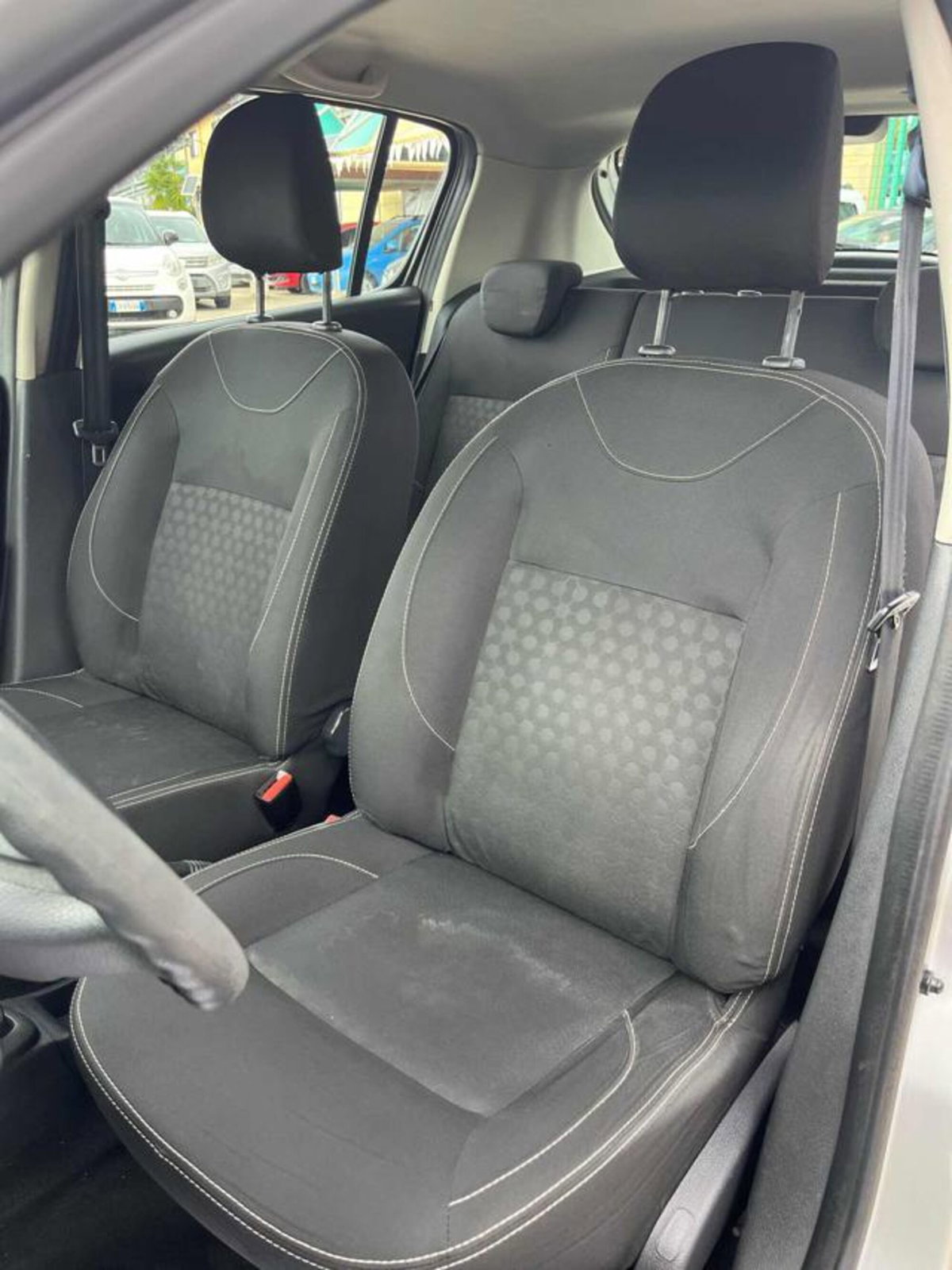 Dacia Sandero 1.2 GPL 75CV Ambiance (14)