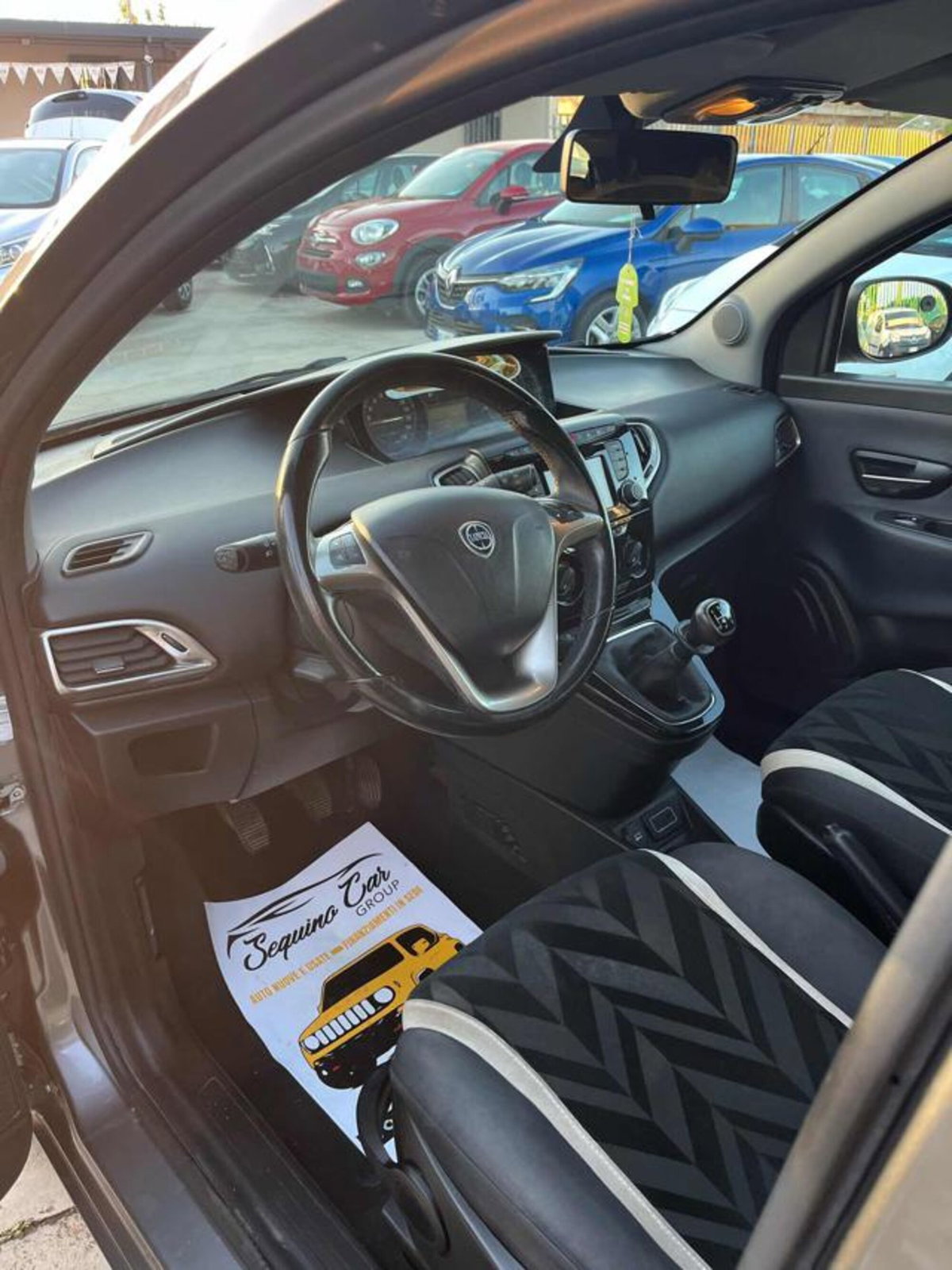 Lancia Ypsilon 0.9 TwinAir 85 CV 5 porte Metano Ecochic Platinum (16)