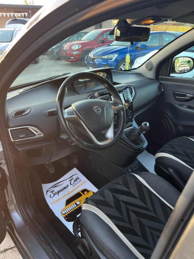 Lancia Ypsilon 0.9 TwinAir 85 CV 5 porte Metano Ecochic Platinum (16)