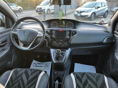 Lancia Ypsilon 0.9 TwinAir 85 CV 5 porte Metano Ecochic Platinum (8)