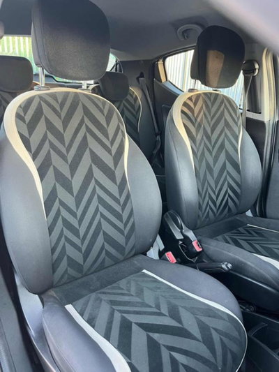 Lancia Ypsilon 0.9 TwinAir 85 CV 5 porte Metano Ecochic Platinum (9)