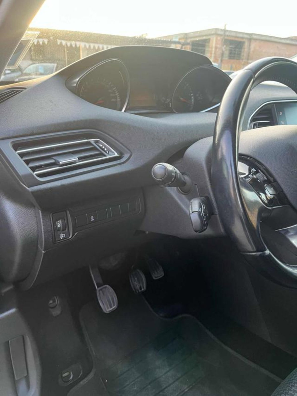 Peugeot 308 SW BlueHDi 130 S&S Business (11)