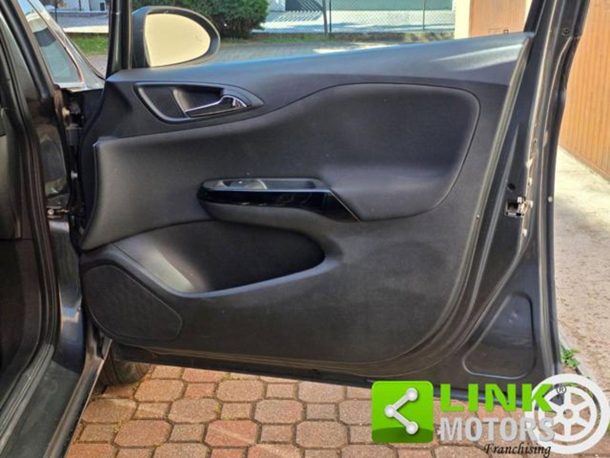 Opel Corsa 1.4 16V 5 porte aut. Enjoy (19)