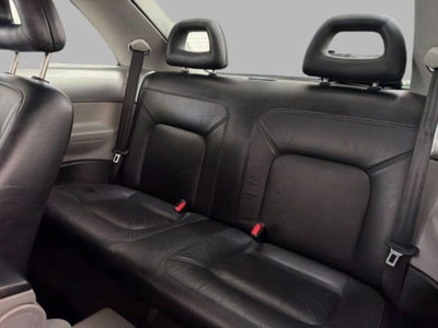 Volkswagen New Beetle 2.0 (13)