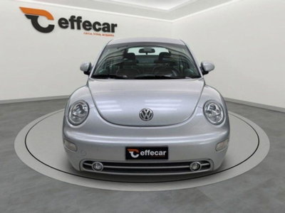 Volkswagen New Beetle 2.0 (2)