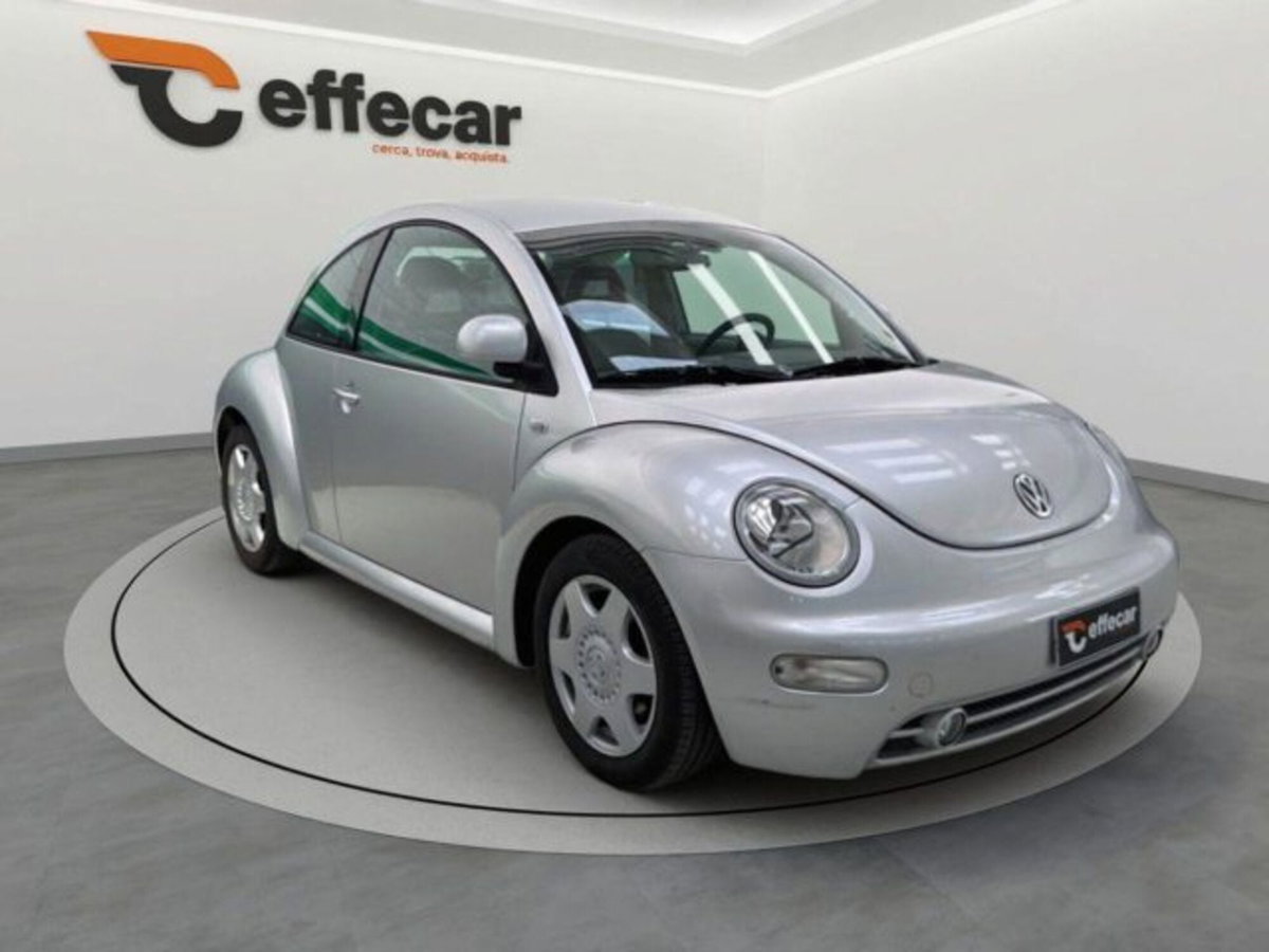 Volkswagen New Beetle 2.0 (3)