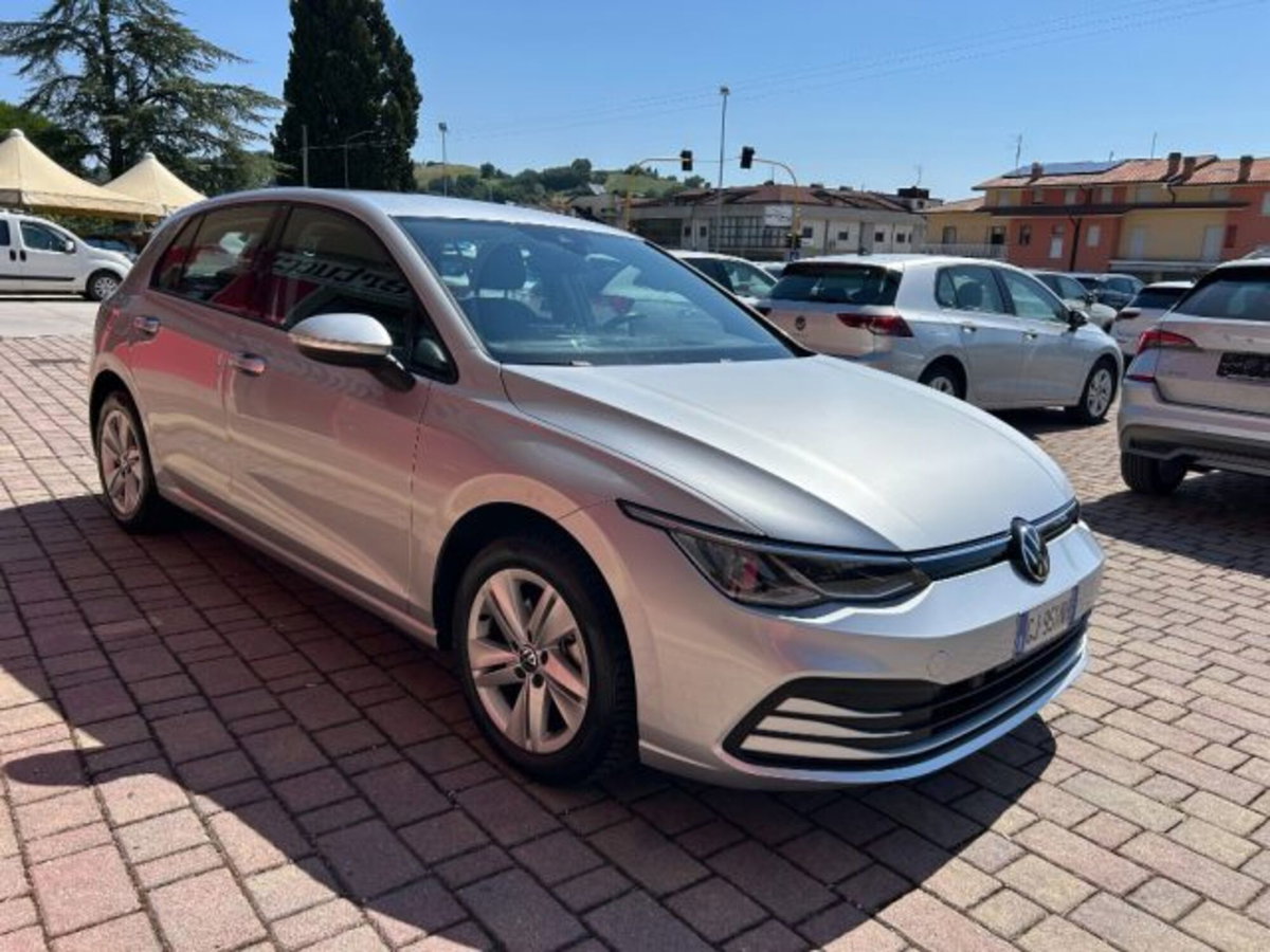 Volkswagen Golf 1.5 TGI DSG Life (2)