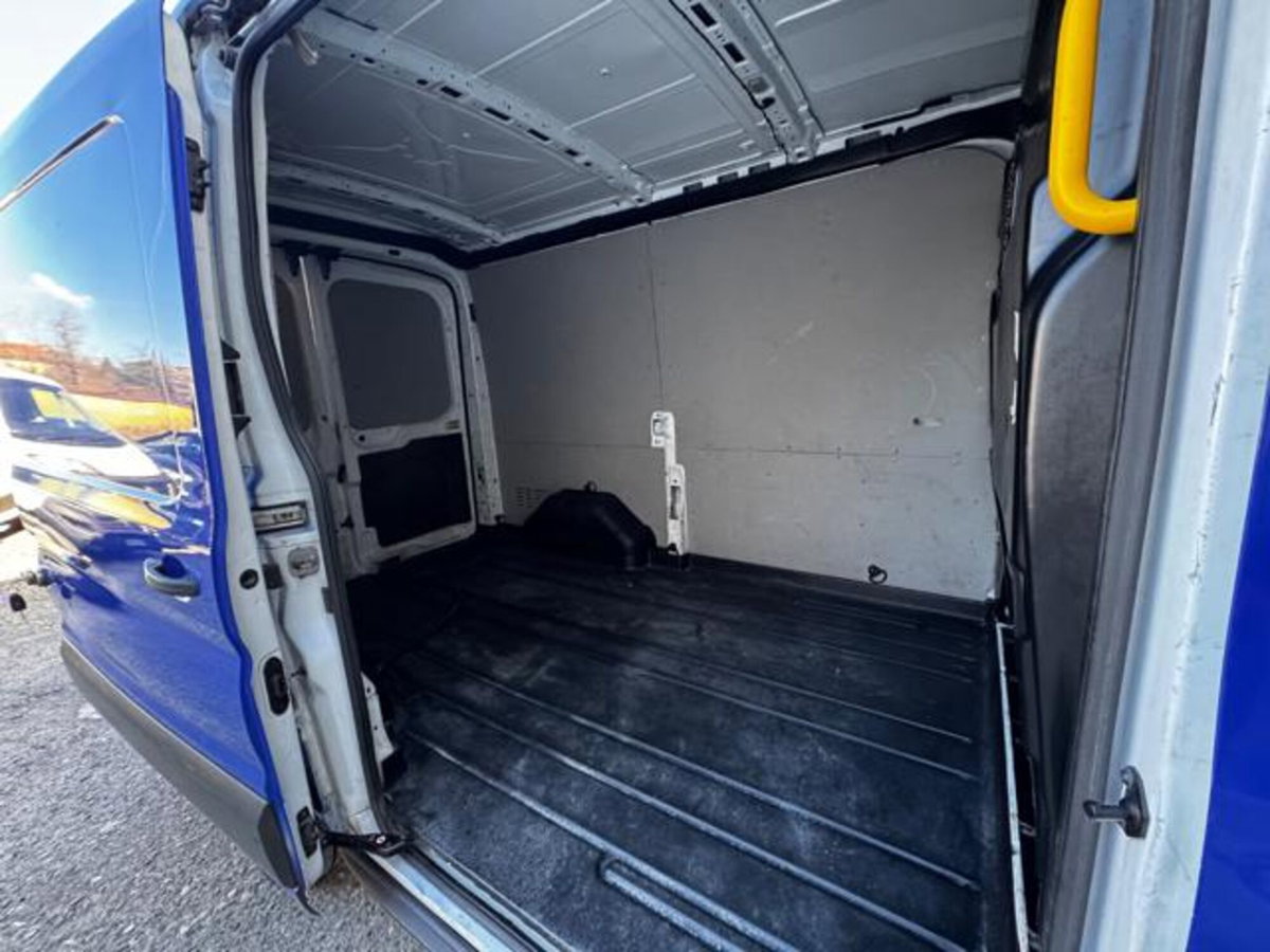 Ford Transit Furgone 350 2.0TDCi EcoBlue MHEV 130CV PL-TM Furgone Titan. (16)