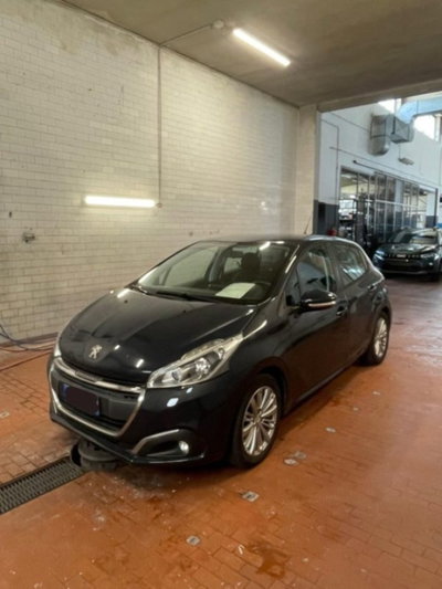 Peugeot 208 82 5 porte Active usata