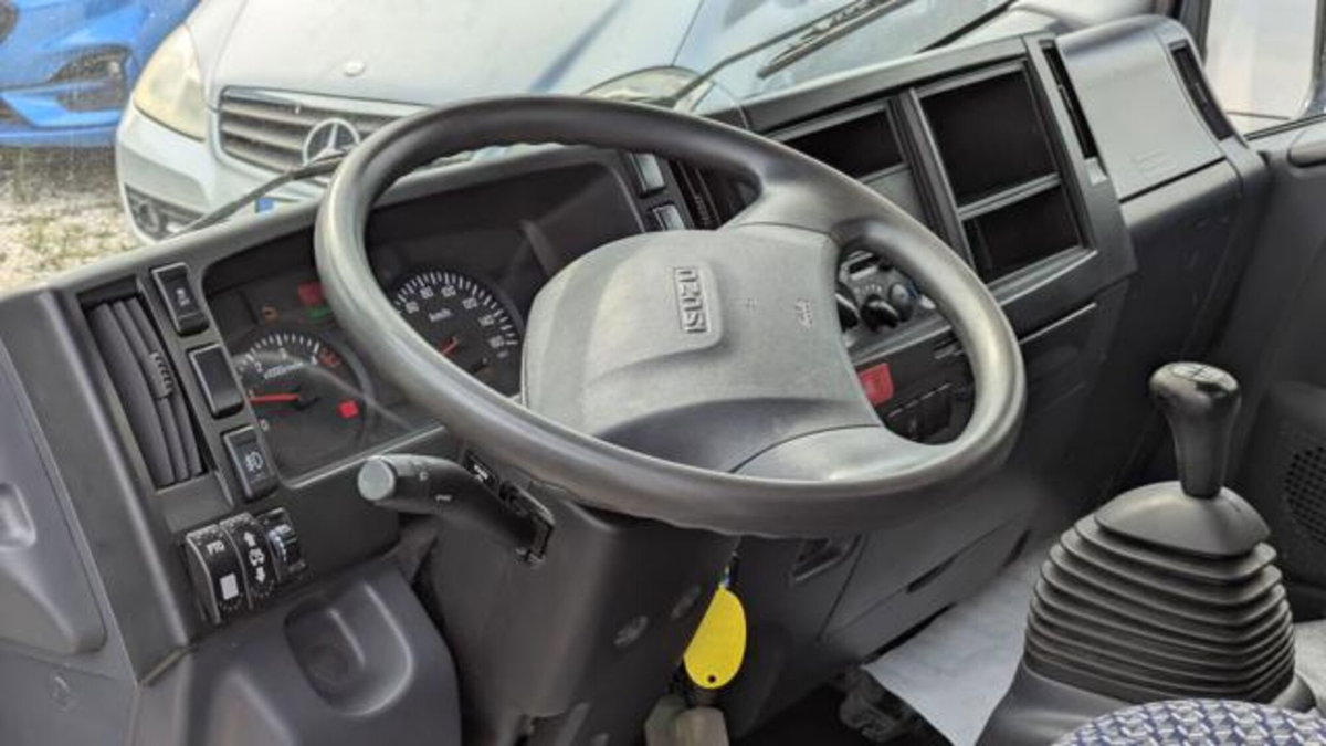 Isuzu M21 Cabinato TT H 1.9 tdi 120cv (9)