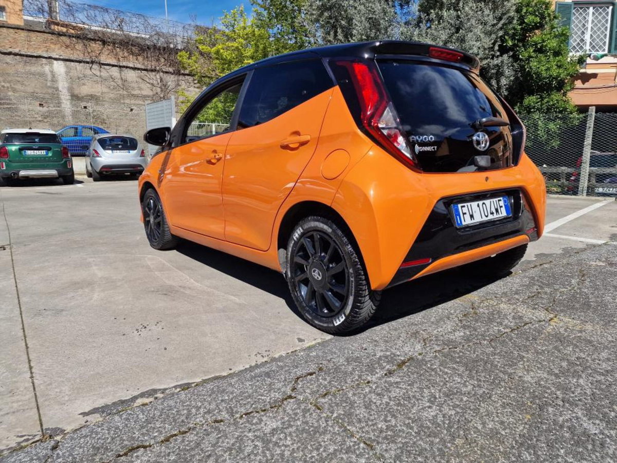 Toyota Aygo 1.0 VVT-i 72 CV 5 porte x-cite (8)