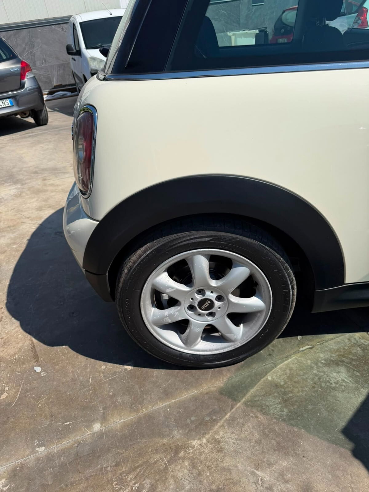 MINI Mini 1.6 16V Cooper D (14)