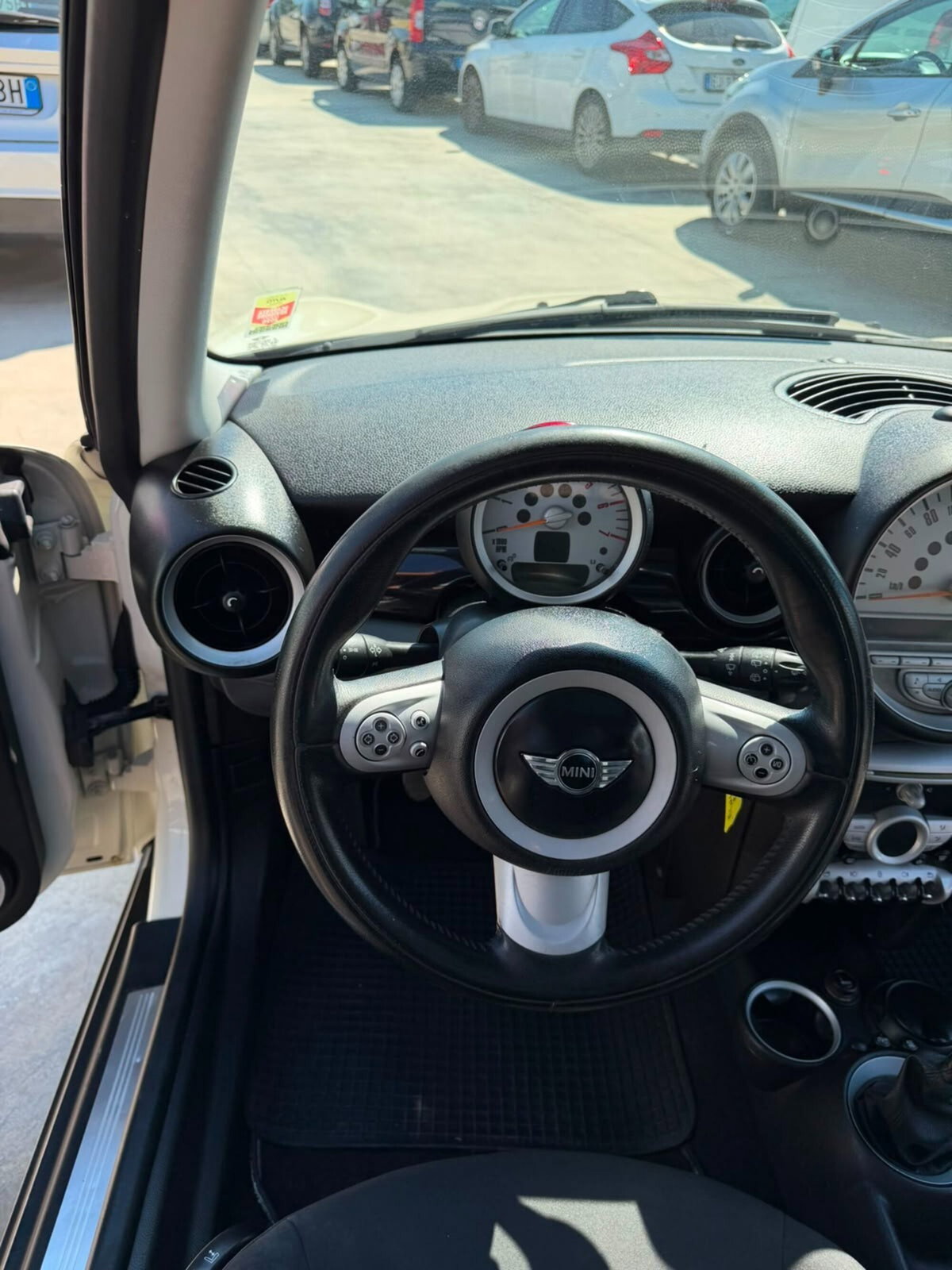 MINI Mini 1.6 16V Cooper D (7)