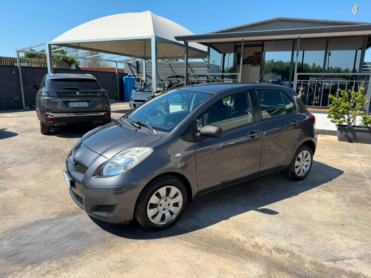 Toyota Yaris 1.0 5 porte Sol