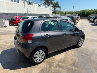Toyota Yaris 1.0 5 porte Sol (5)