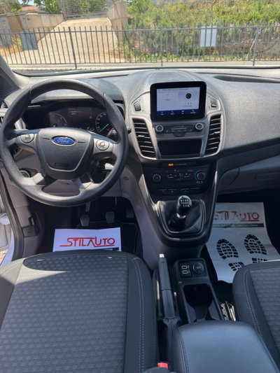 Ford Tourneo Connect 1.5 TDCi 120 CV Plus (10)