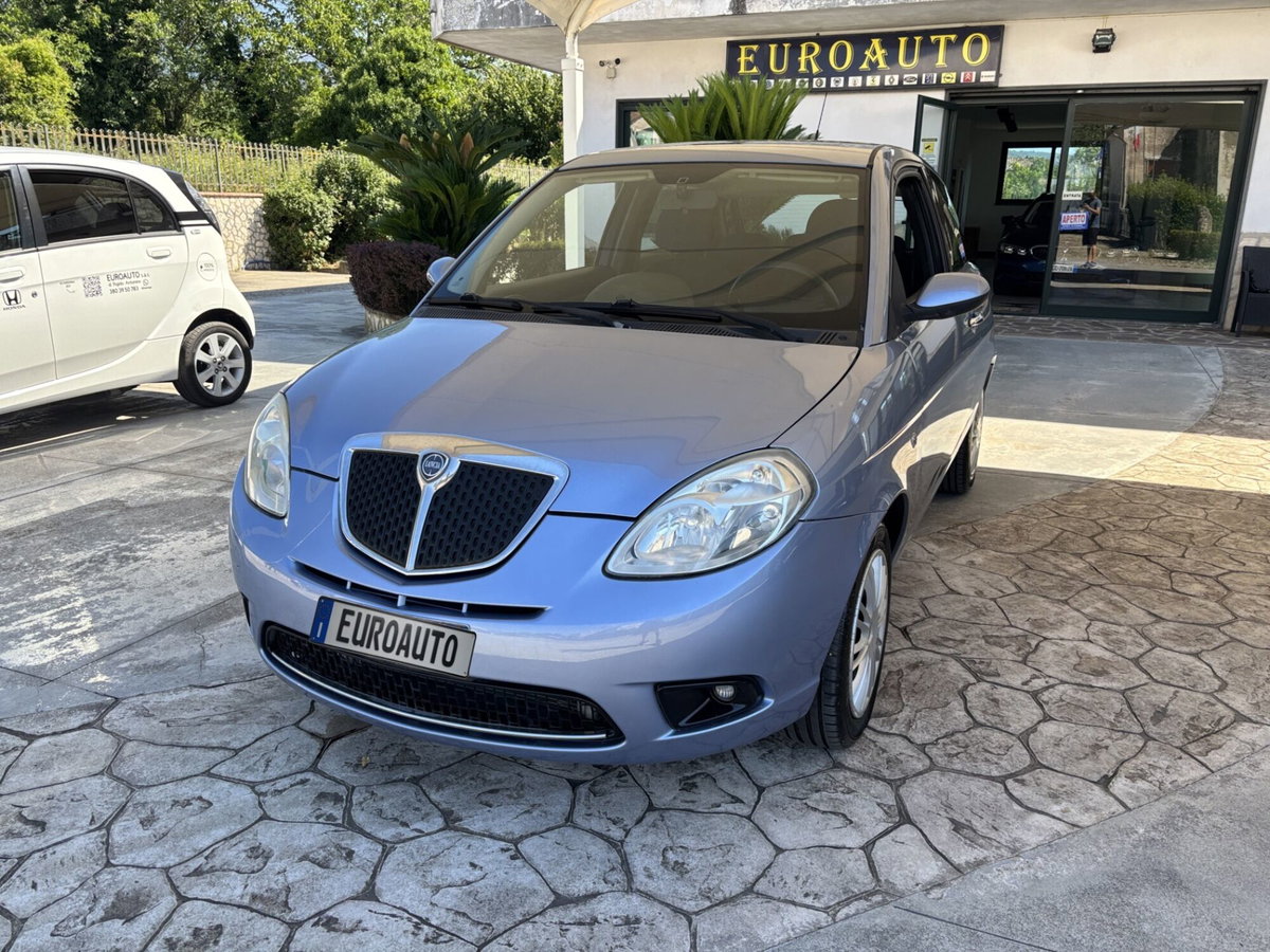 Lancia Ypsilon 1.2 Modamilano