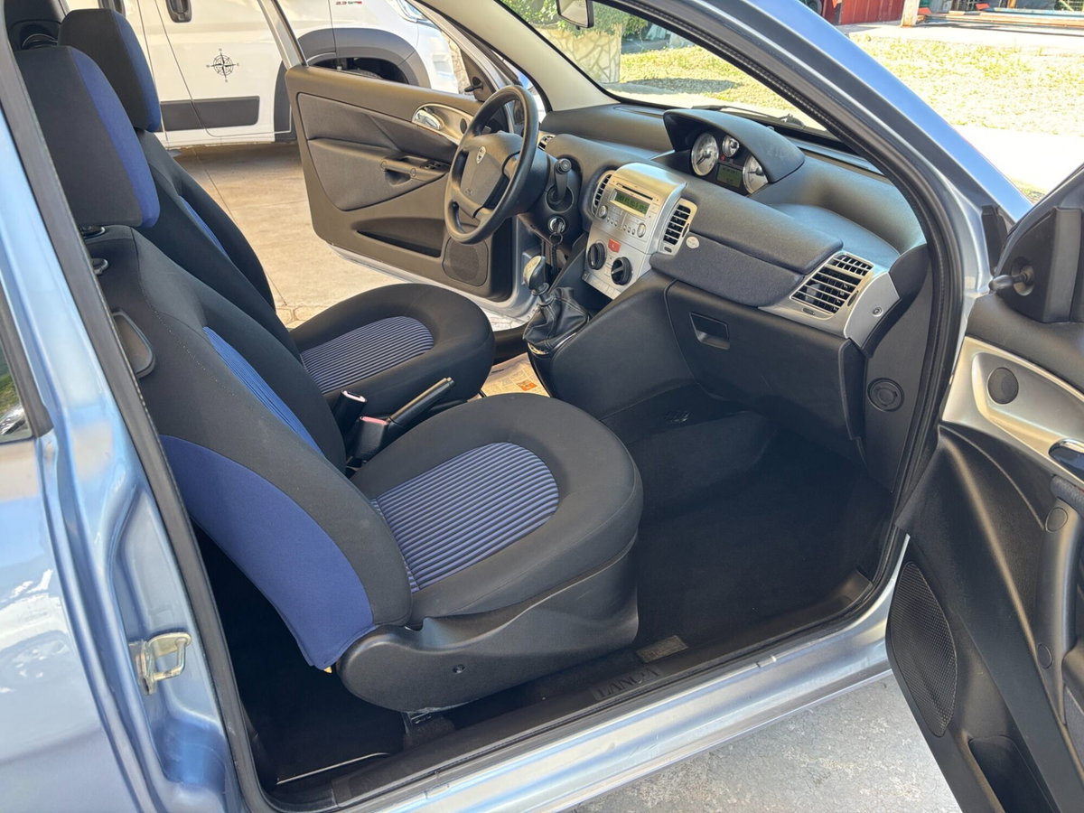Lancia Ypsilon 1.2 Modamilano (14)