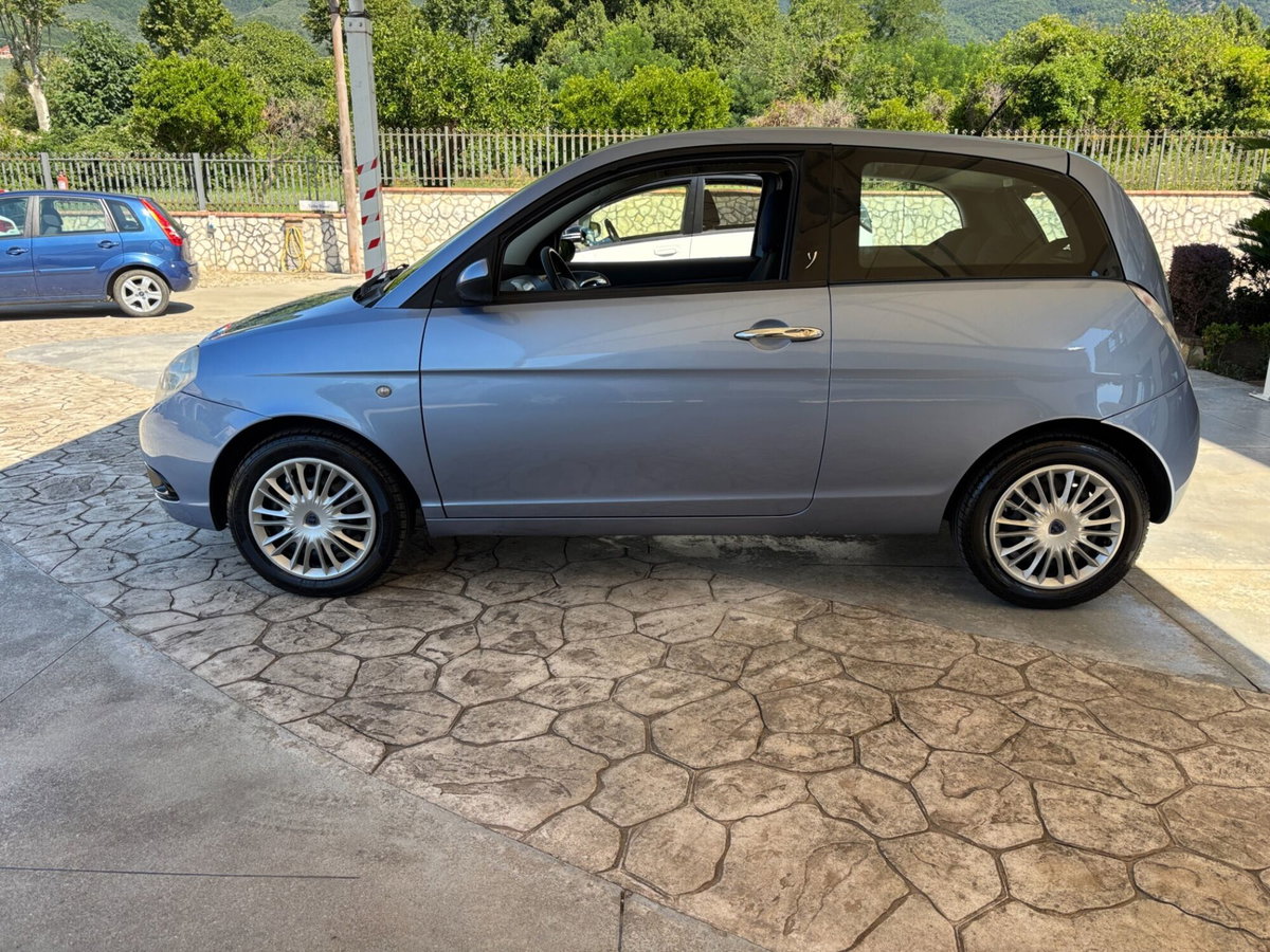 Lancia Ypsilon 1.2 Modamilano (4)