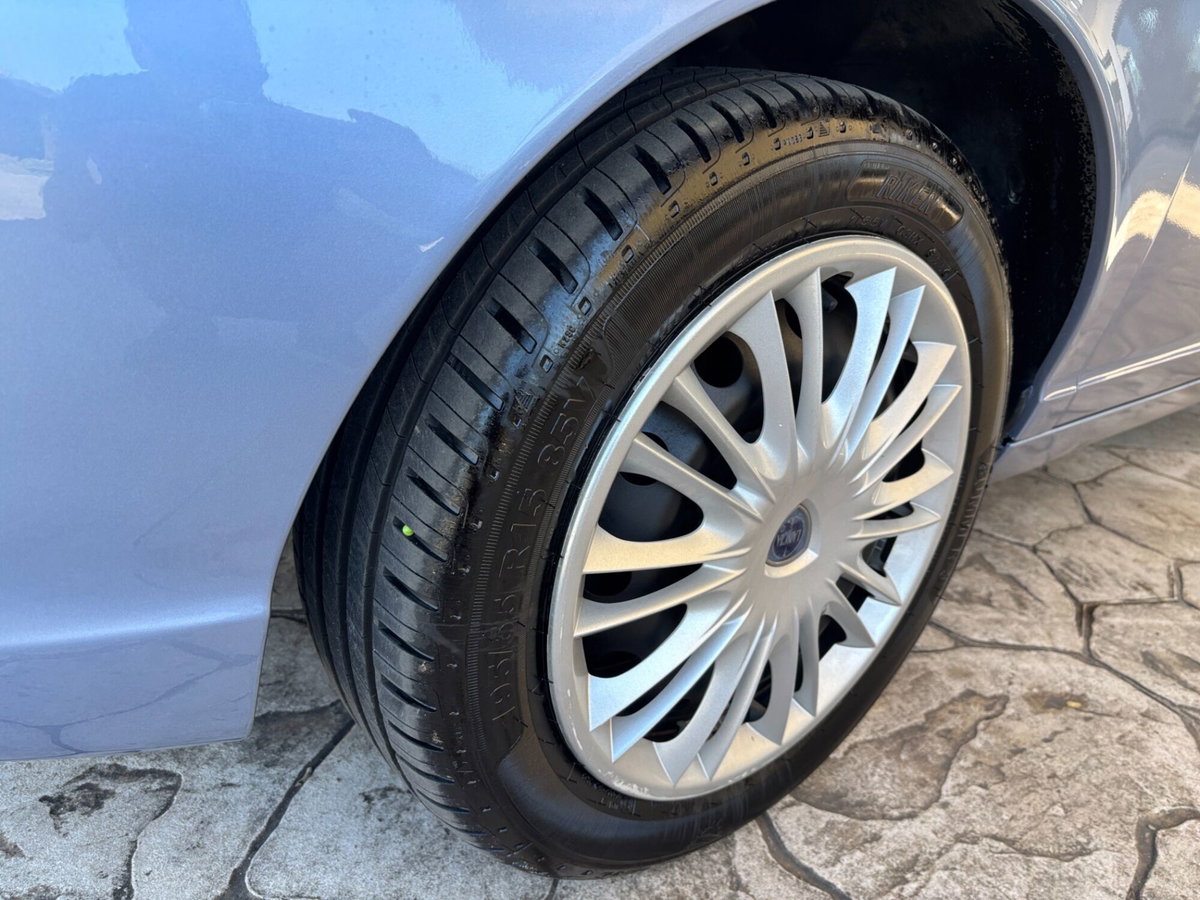 Lancia Ypsilon 1.2 Modamilano (9)
