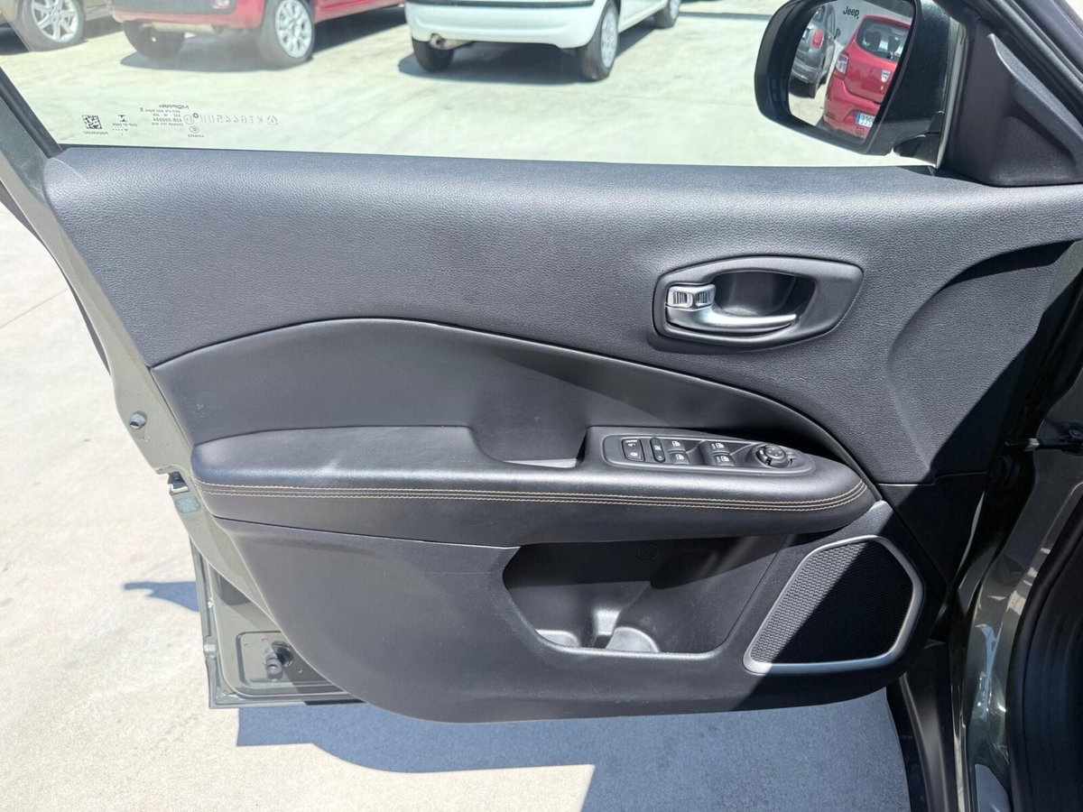 Jeep Compass 1.6 Multijet II 2WD Limited (19)
