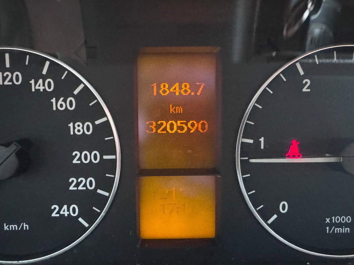 Mercedes-Benz Classe A 180 CDI Elegance (15)