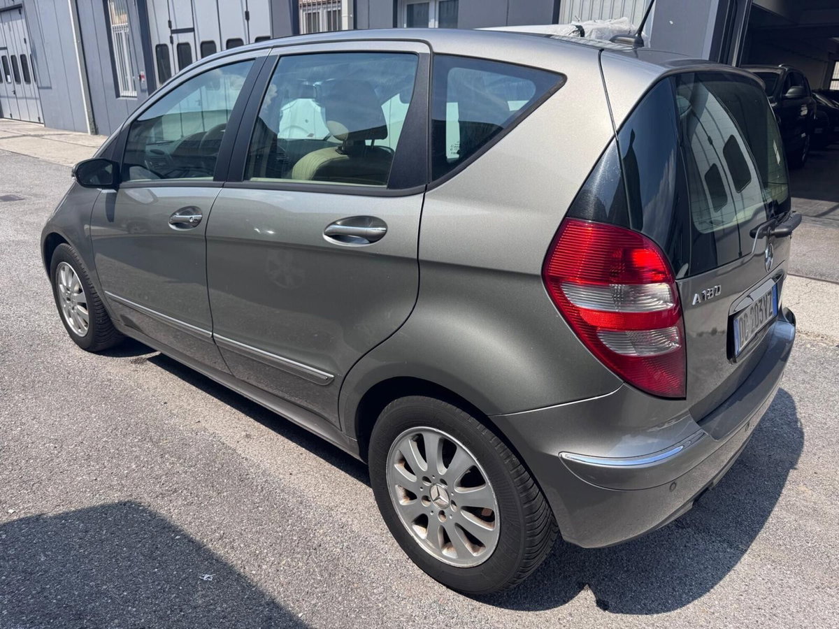 Mercedes-Benz Classe A 180 CDI Elegance (4)