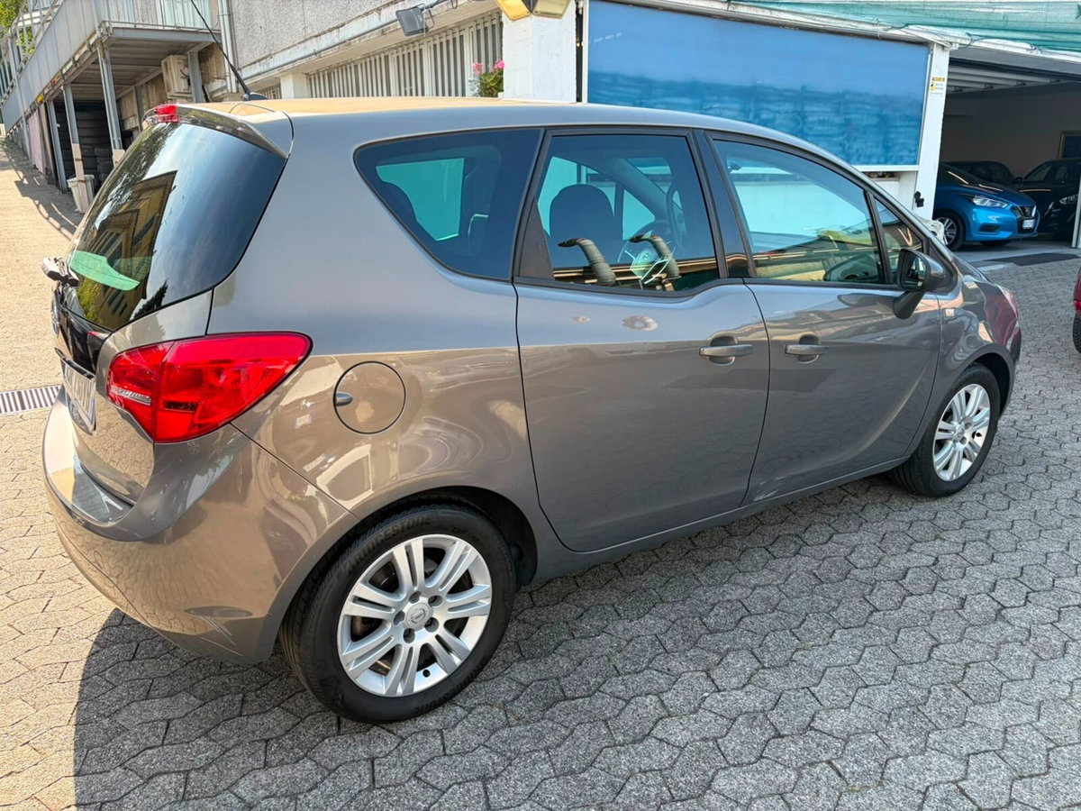 Opel Meriva 1.4 100CV Cosmo (4)