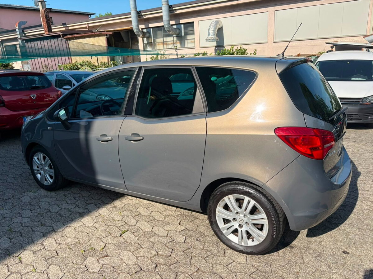 Opel Meriva 1.4 100CV Cosmo (6)