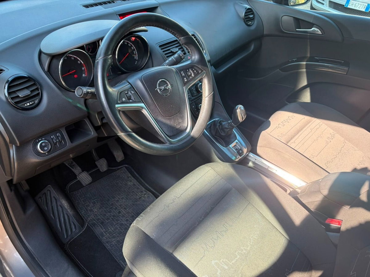 Opel Meriva 1.4 100CV Cosmo (8)