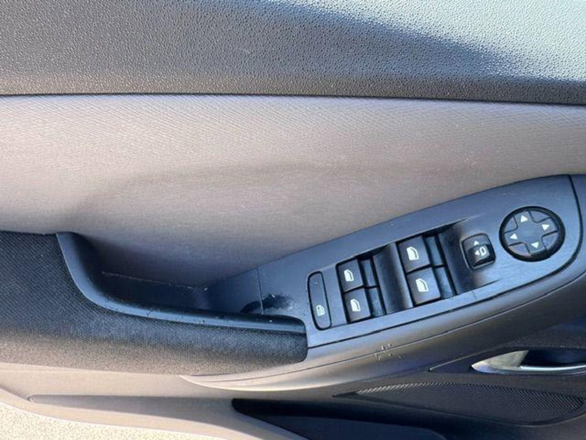 Citroen C4 Picasso BlueHDi 120 S&S Live (14)