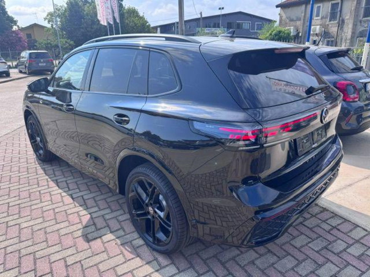 Volkswagen Tiguan 2.0 tdi R-Line 4motion 193cv dsg (12)